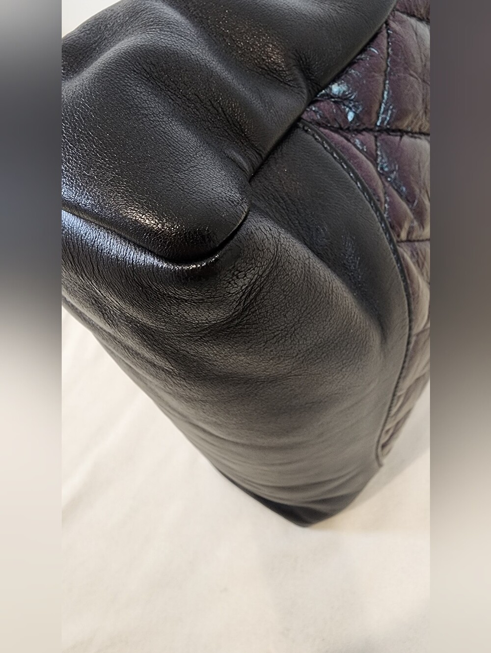 Chanel 31 Crinkled Calfskin Iridescent 2 Way - Picture 7 of 16